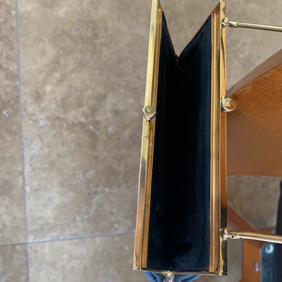 Women’s Vintage cross stitch handbag. - Picture 3 of 4